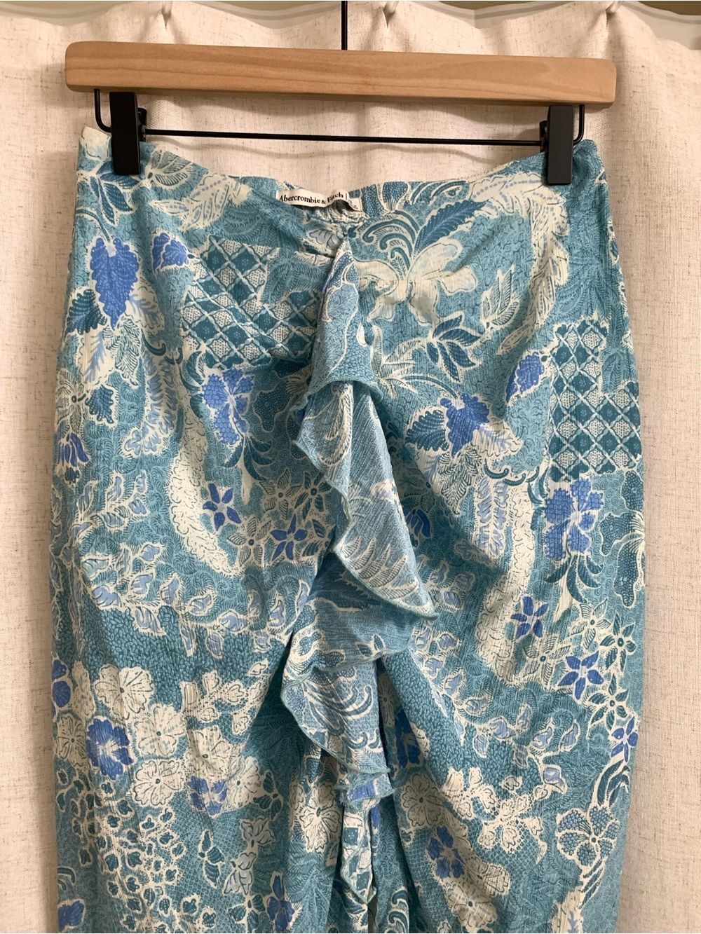Abercrombie & Fitch Blue Floral Ruffle Tiered Cascading Crinkle Swim Sarong Sm - Picture 3 of 7